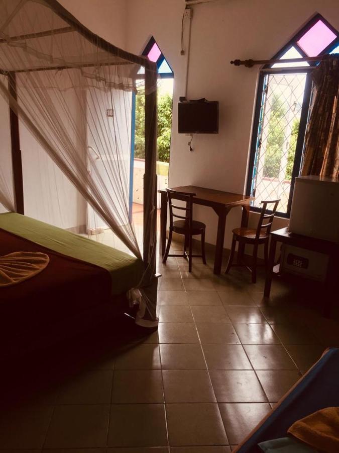Crescent Resort Гале Екстериор снимка